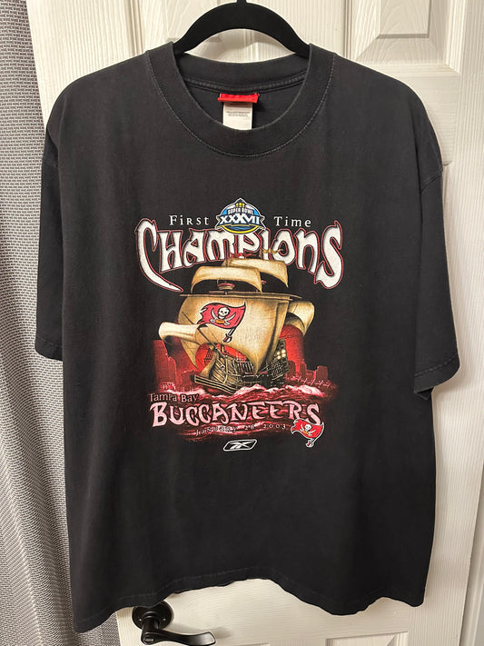 2003 Tampa Bay Buccaneers Super Bowl tee